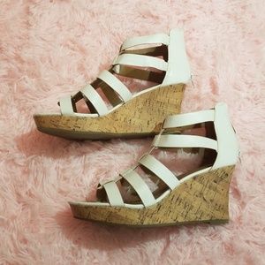 A New Approach White Wedges Size 11